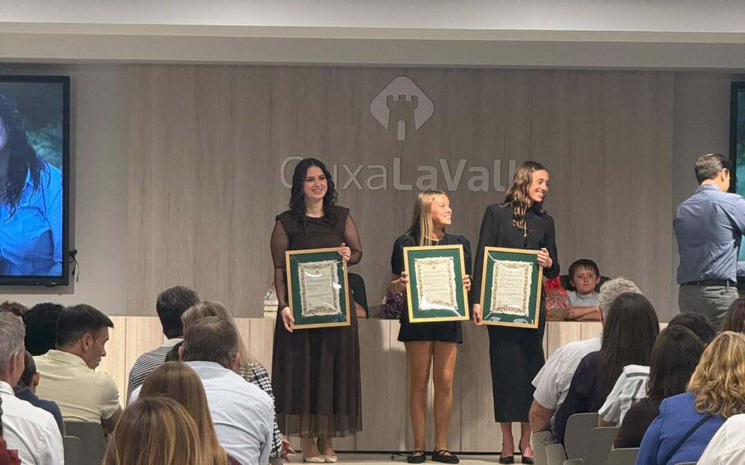 Presentación de las Falleras Mayores de 2027 de la Falla Corts Valencianes